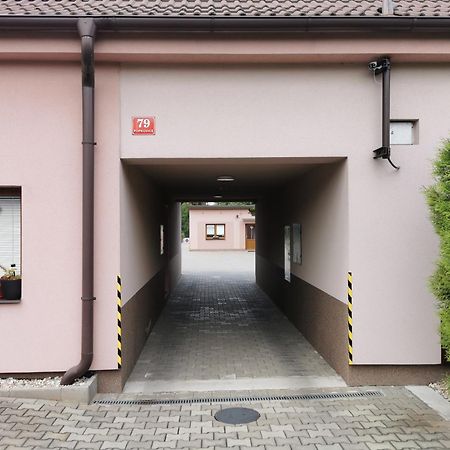 Apartmany Svitkov 79 باردوبيتسه المظهر الخارجي الصورة